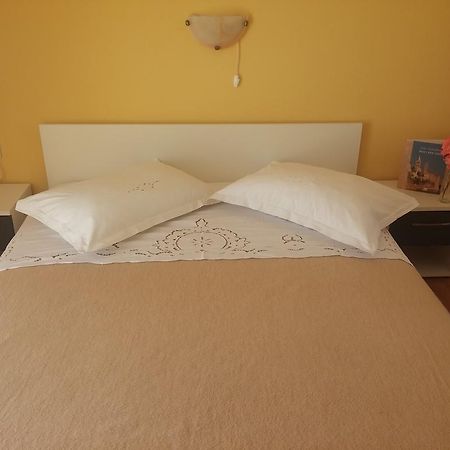 Apartments & Rooms Brna Banjol Bagian luar foto