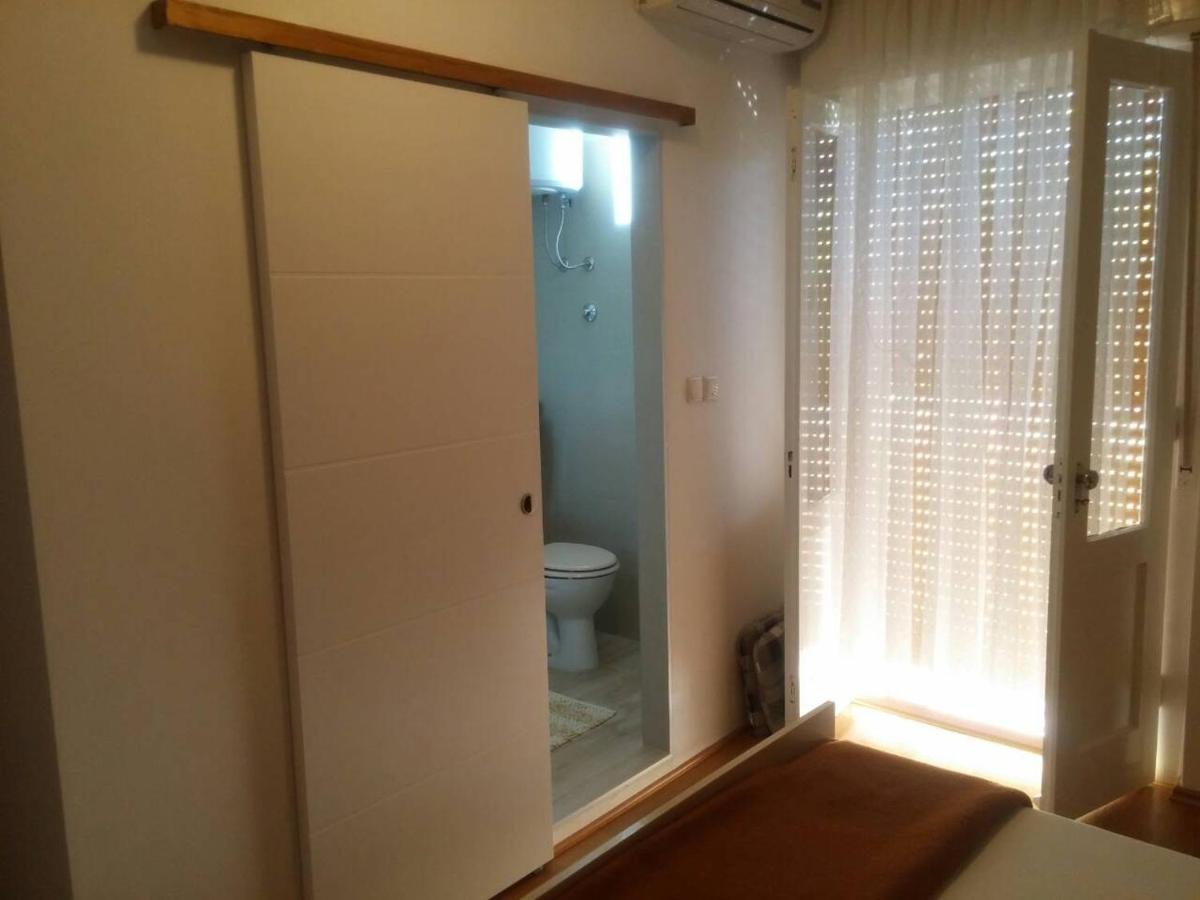 Apartments & Rooms Brna Banjol Bagian luar foto
