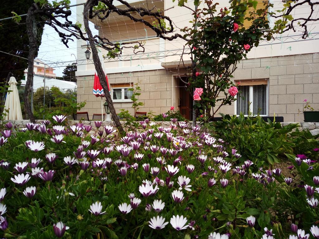 Apartments & Rooms Brna Banjol Bagian luar foto