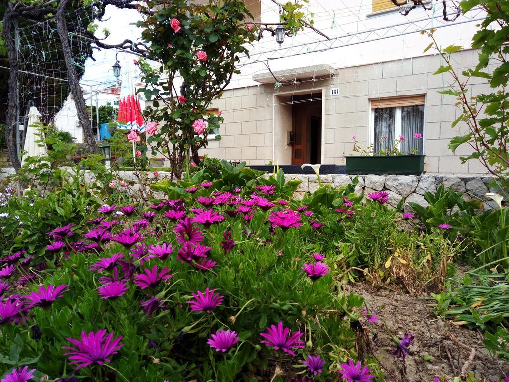 Apartments & Rooms Brna Banjol Bagian luar foto