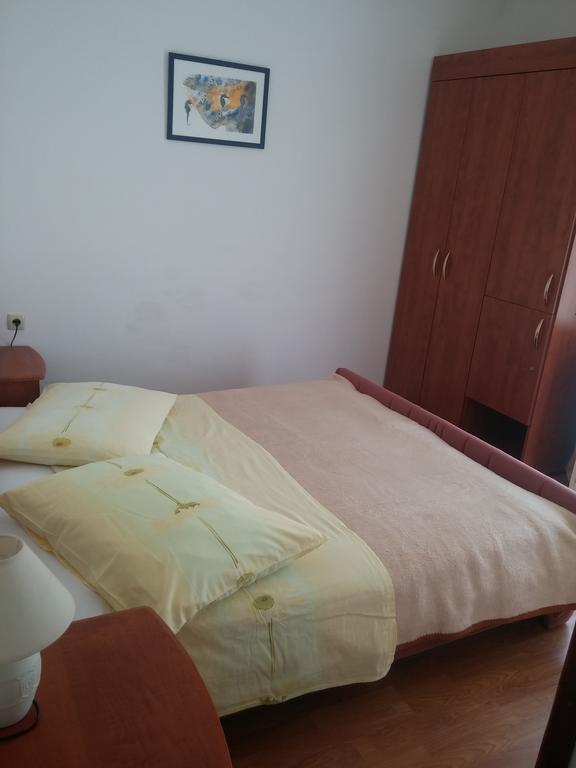 Apartments & Rooms Brna Banjol Bagian luar foto