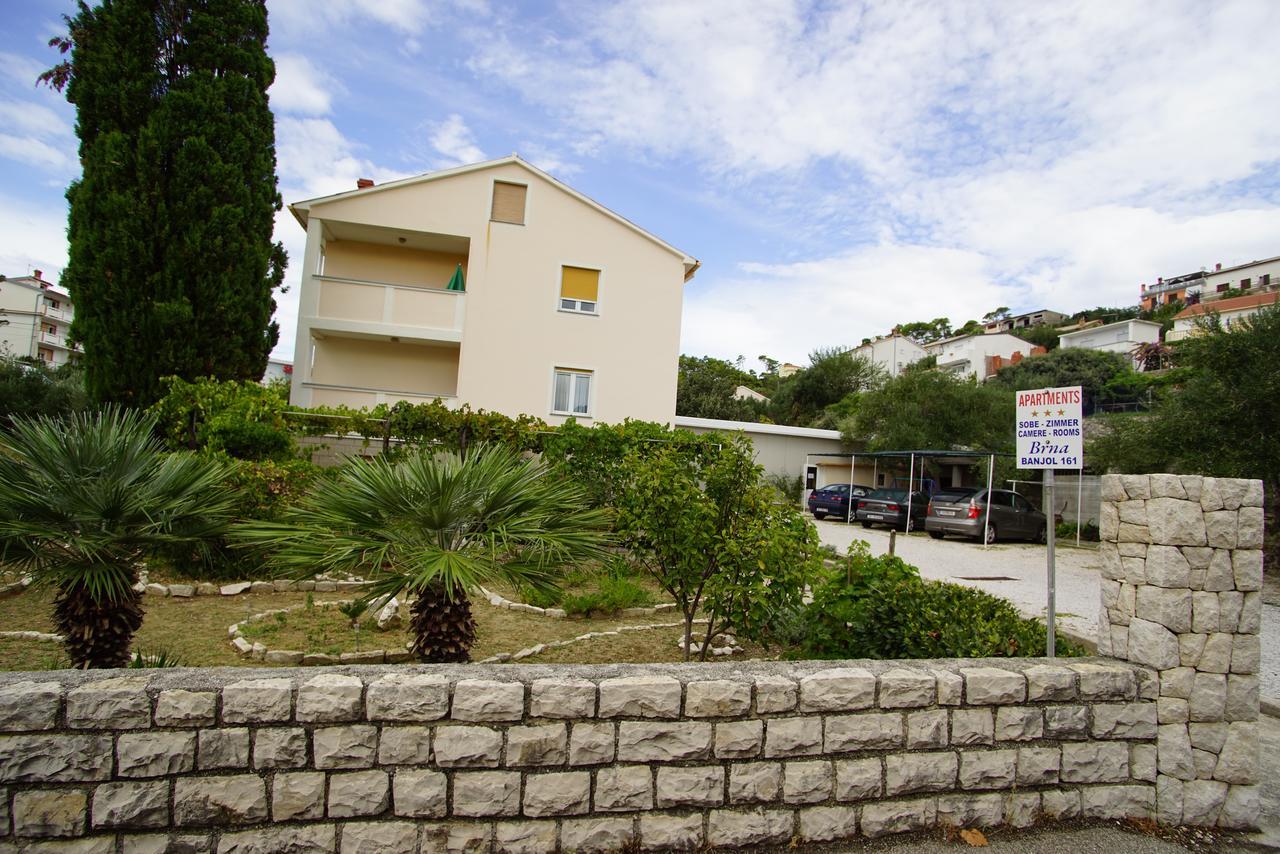 Apartments & Rooms Brna Banjol Bagian luar foto